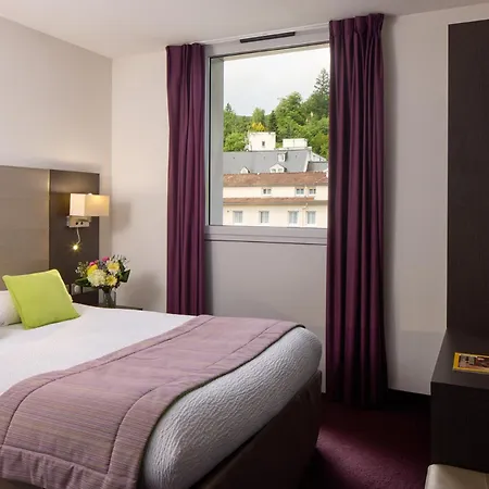 Astrid Otel Lourdes